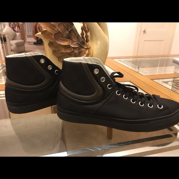 Louis Vuitton Men’s Sneakers Size 9 Barely worn - Picture 1 of 8